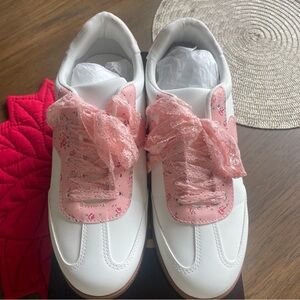 Outwoods White and Pink Floral Lace Sneakers